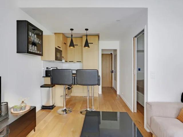 Location Appartement Rue Brunel, Paris