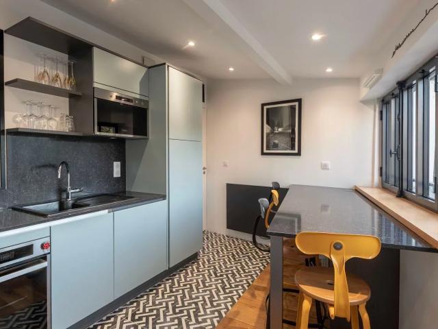 Location Appartement Rue Burq, Paris