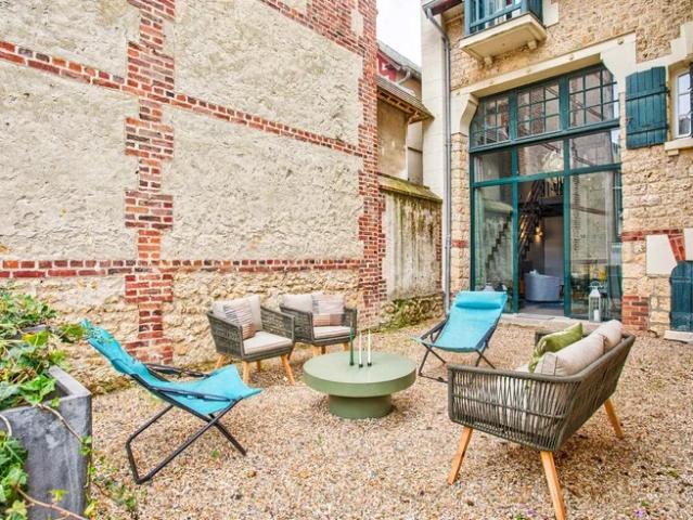Location Appartement Rue Gontaut Biron, Deauville
