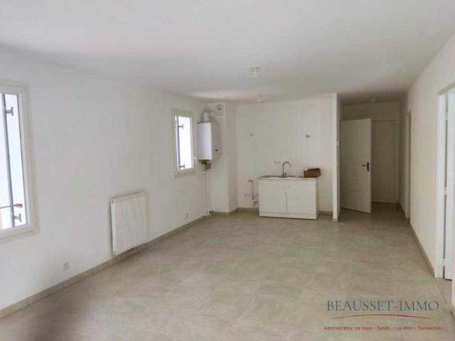 Location Appartement Rue Gambetta, Le Beausset