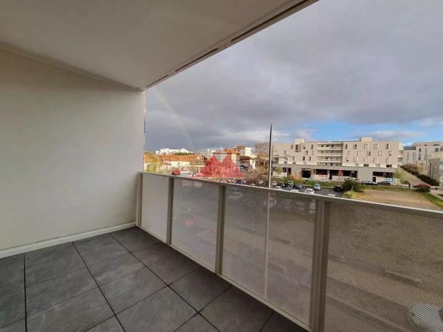 Location Appartement Rue Garibaldi, Sathonay Camp
