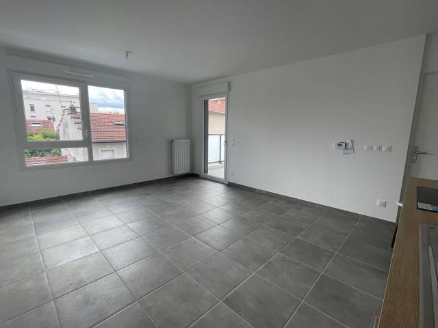 Location Appartement Rue Geoffray, Villeurbanne