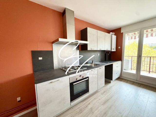Location Appartement Rue George Sand, Voiron