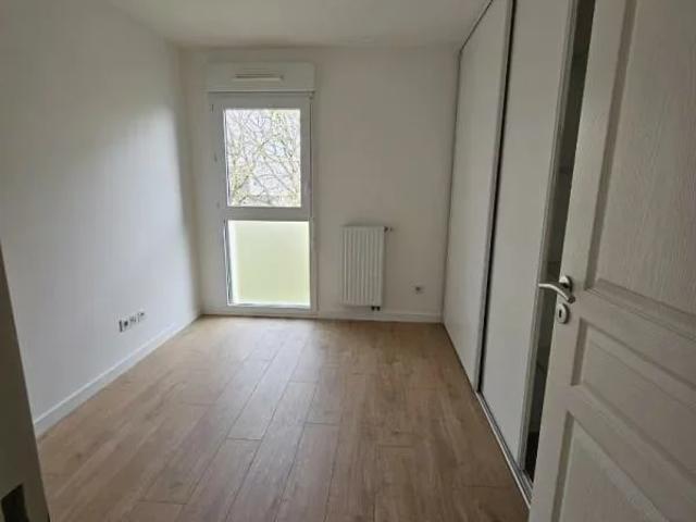 Location Appartement Rue Gina Pane, Rennes