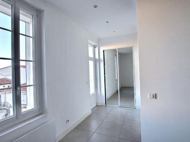 Location Appartement Rue Glandevès, Marseille