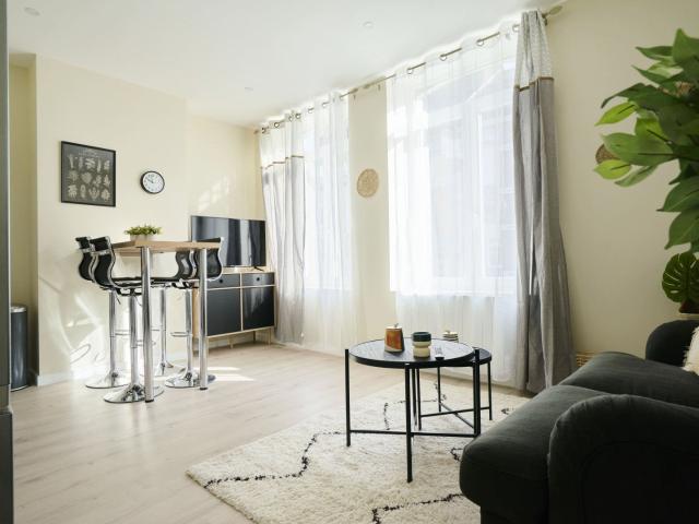 Location Appartement Rue Gustave Joncquet, Lille