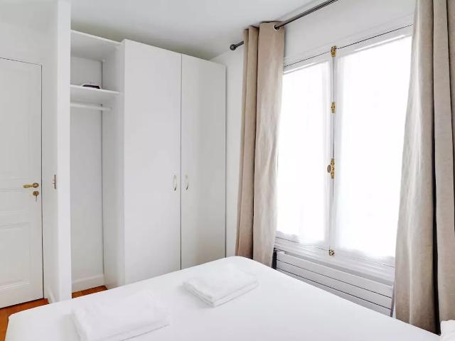 Location Appartement Rue Danielle Casanova, Paris