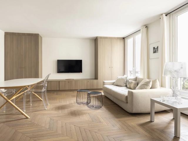 Location Appartement Rue d'Argenteuil, Paris