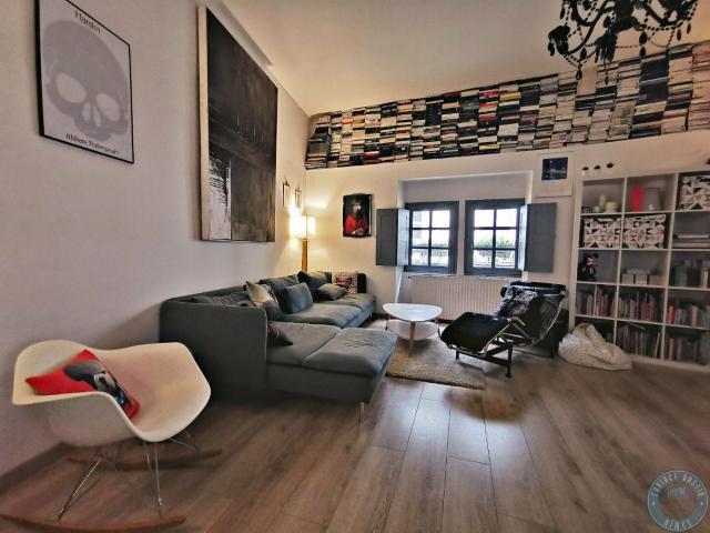Location Appartement Rue d'Arlier, Nîmes