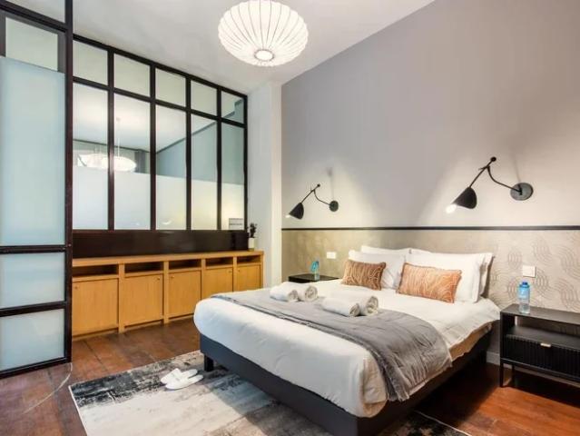 Location Appartement Rue d'Artois, Paris