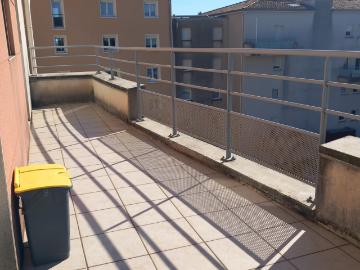 Location Appartement Rue de Couloubreyt, Aubenas