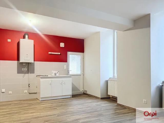 Location Appartement Rue de Courtais, Montmarault