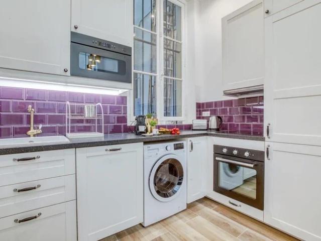Location House Rue de Compiègne, Paris