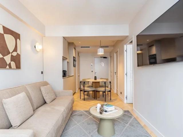 Location Appartement Rue de Caumartin, Paris