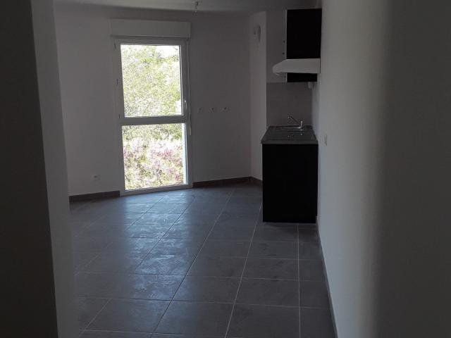 Location Appartement Rue de Cabrières, Saint Gervasy