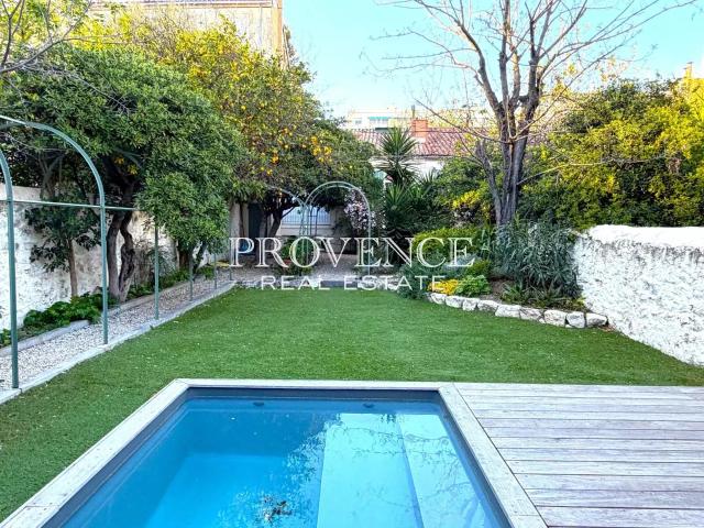 Location Appartement Rue de Cassis, Marseille