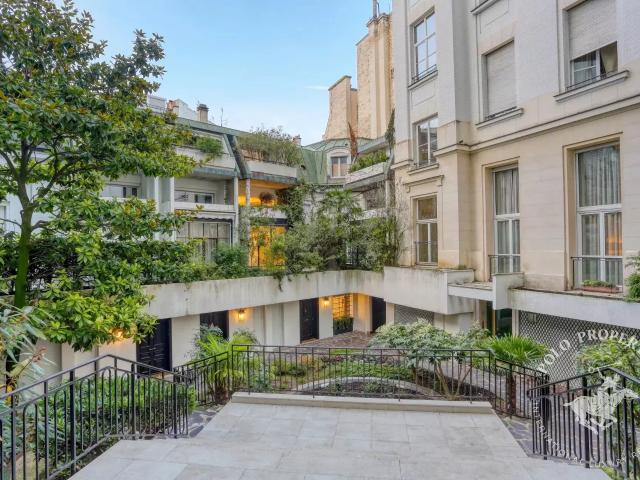 Location House Rue de Chaillot, Paris