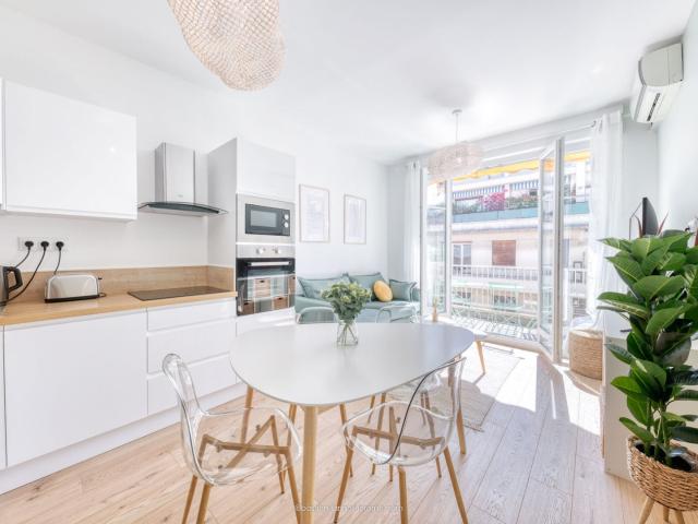 Location Appartement Rue de Châteauneuf, Nice