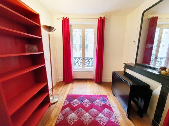 Location Appartement Rue de Chazelles, Paris