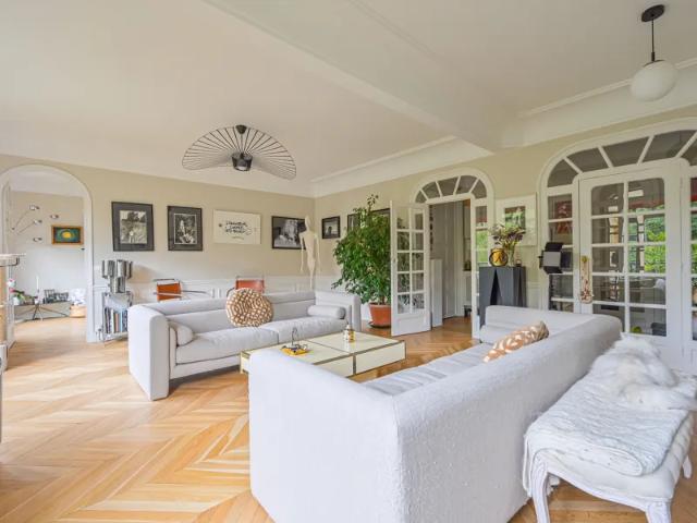 Location Appartement Rue de Crimée, Paris