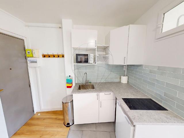 Location Appartement Rue de Crimée, Paris
