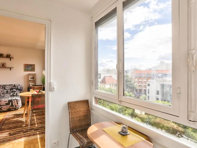 Location Appartement Rue de Crimée, Paris