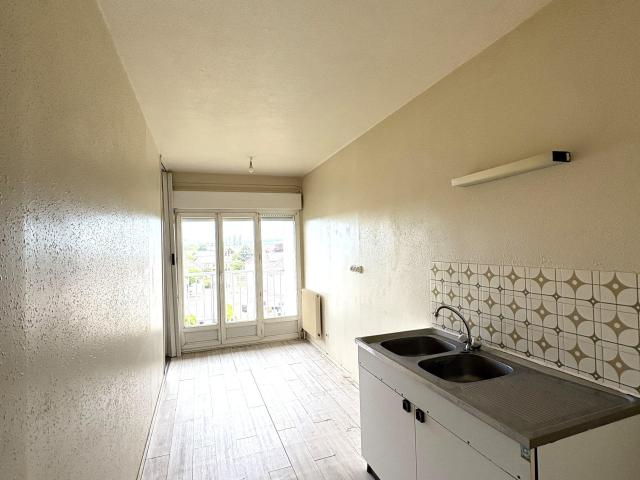 Location Appartement Rue de Betzdorf, Decize