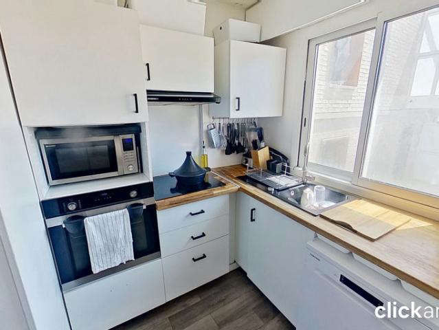 Location Appartement Rue de Belleville, Paris