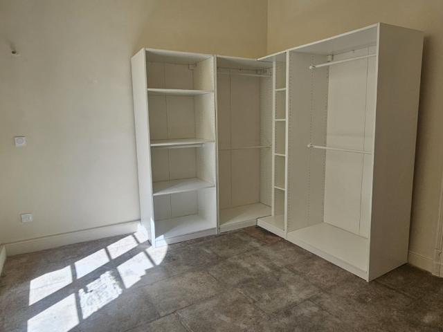 Location Appartement Rue de Bernis, Nîmes
