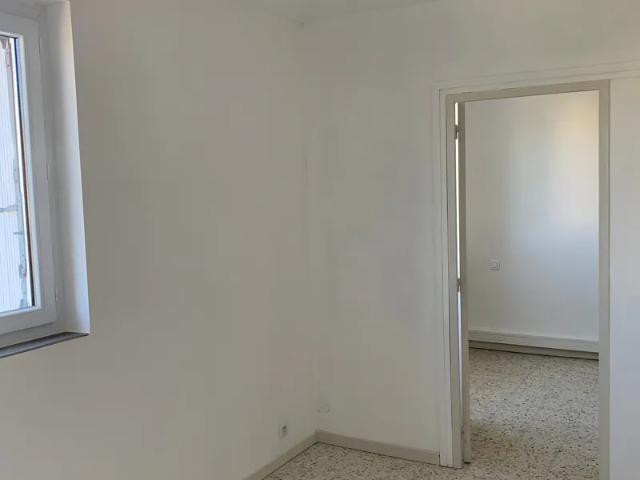 Location Appartement Rue de Grézan, Nîmes