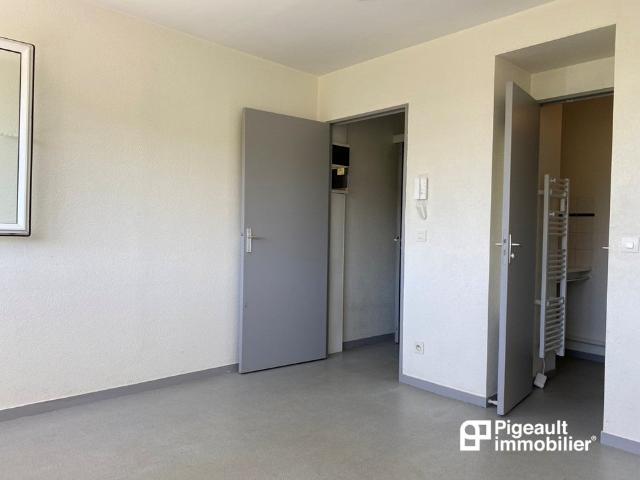 Location Appartement Rue de Fougères, Rennes