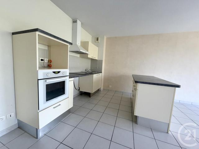 Location Appartement Rue de Fonteilles, Lioujas
