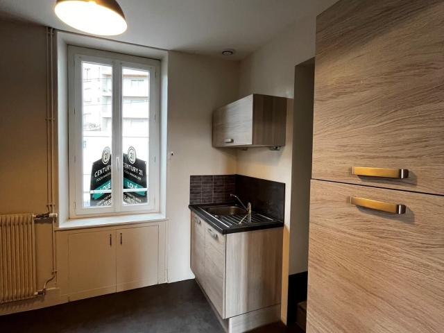 Location Appartement Rue de Fonteilles, Lioujas