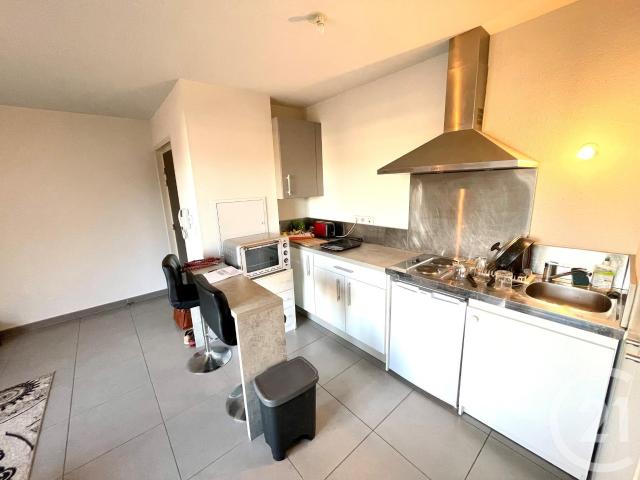 Location Appartement Rue de Fonteilles, Lioujas