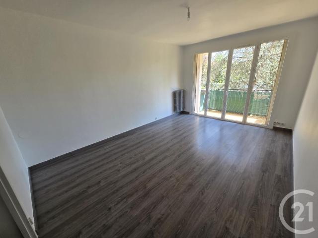 Location Appartement Rue de Fonteilles, Lioujas