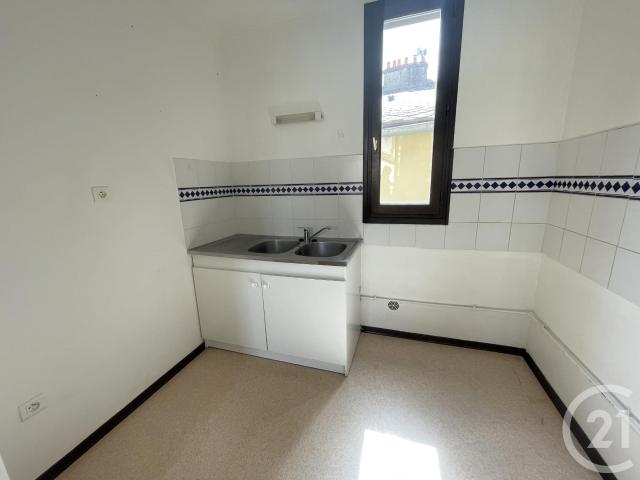 Location Appartement Rue de Fonteilles, Lioujas