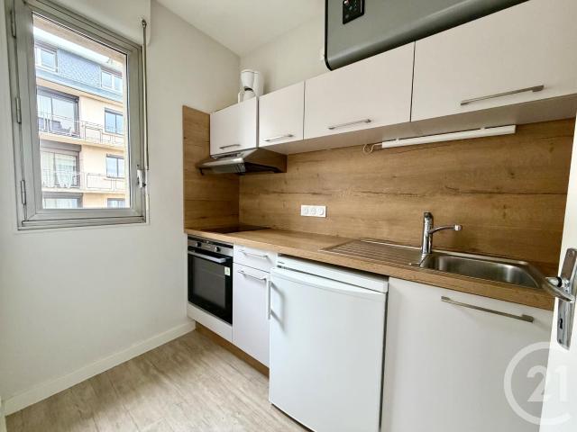 Location Appartement Rue de Fonteilles, Lioujas