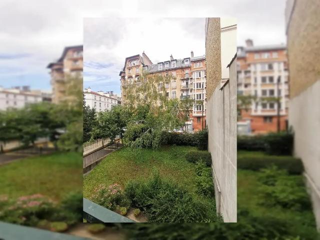 Location Appartement Rue de Fécamp, Paris