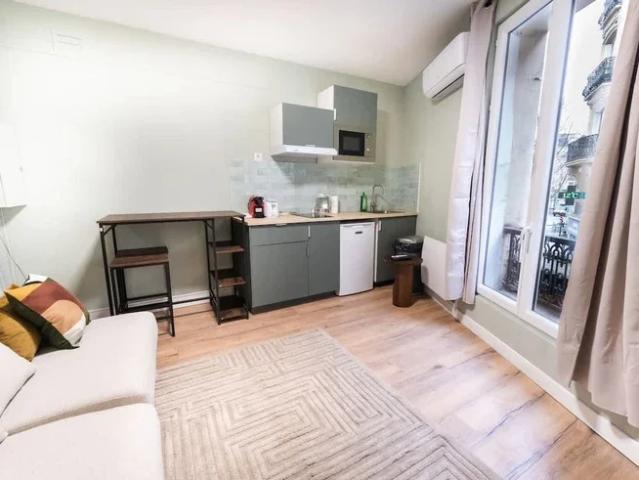 Location Appartement Rue de Fécamp, Paris
