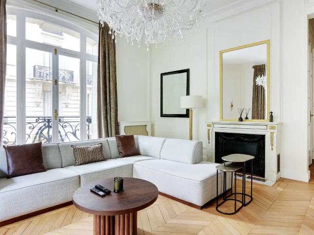 Location Appartement Rue de Longchamp, Paris