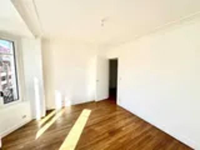 Location Appartement Rue de la Croix Nivert, Paris