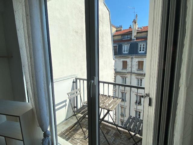 Location Appartement Rue de la Croix Nivert, Paris