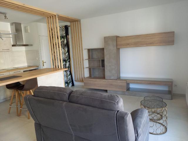 Location Appartement Rue de la Barre, Limas