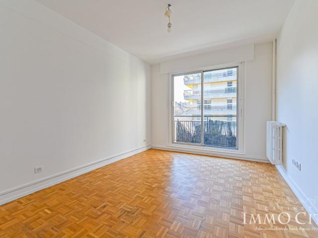 Location Appartement Rue de La Belle Feuille, Boulogne Billancourt