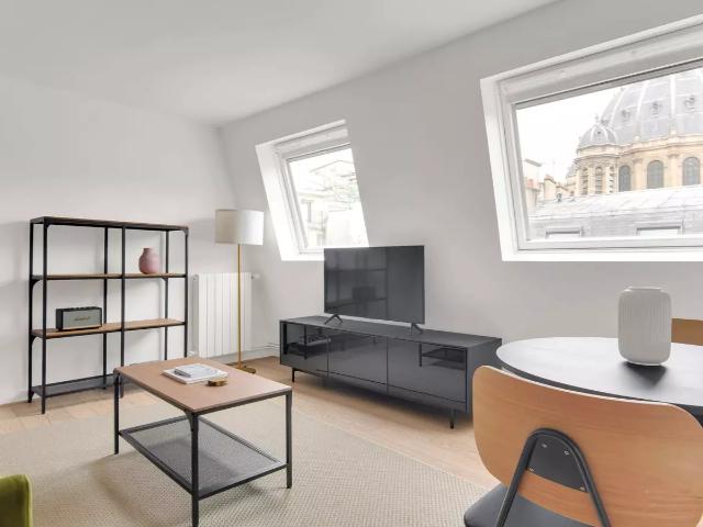 Location Appartement Rue de la Bienfaisance, Paris