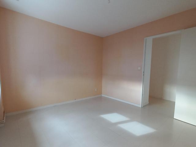 Location Appartement Rue de la Gare, Génelard