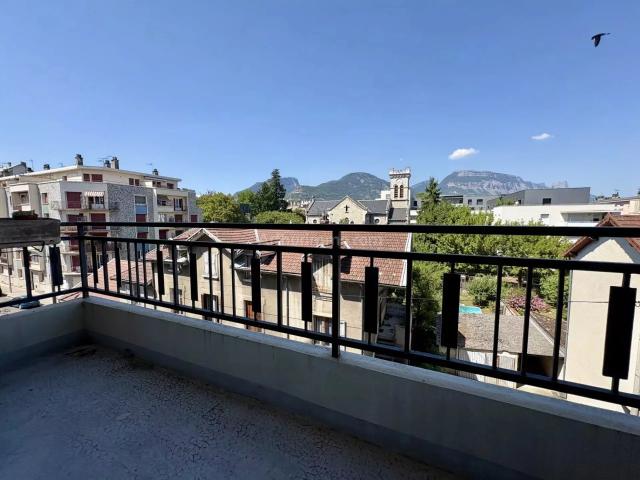 Location Appartement Rue de la Gare, Saint Égrève