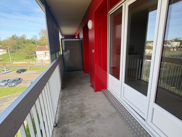 Location Appartement Rue de la Division Leclerc, Villeneuve la Guyard