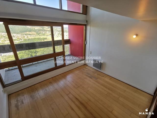 Location Appartement Rue de la Fontaine du Loup, Firminy