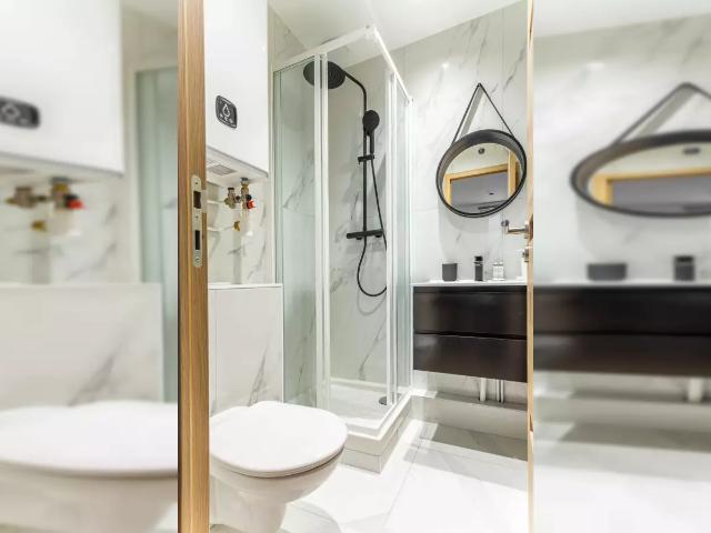 Location Appartement Rue Baron, Paris